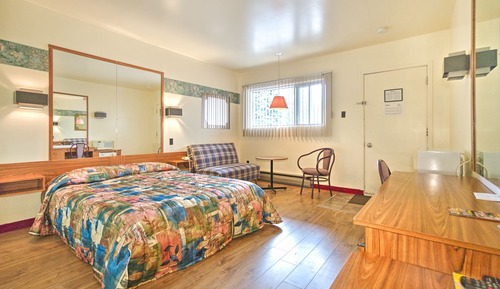 Standard Room, 1 Queen Bed, Smoking