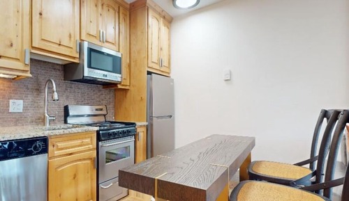 Condo (Diamond, 1 Bath)