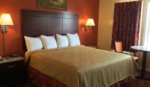 Deluxe Room, 1 King Bed, Non Smoking 