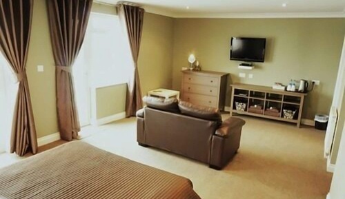 Suite 5 Private Balcony Direct Sea View