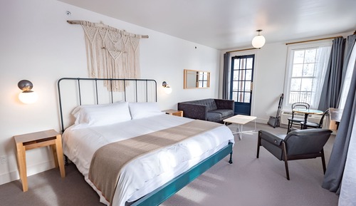 Suite (Nola)