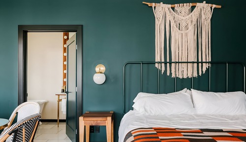 Room (Green)