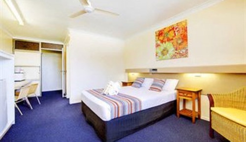 Standard Room, 1 Queen Bed