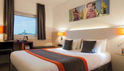 Standard Room, 1 Queen Bed, Non Smoking