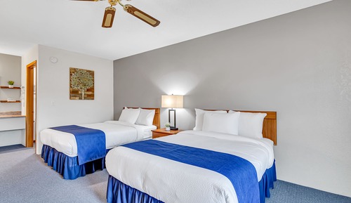 Classic Room, 2 Double Beds, Non Smoking (Upstairs-No Elevator)