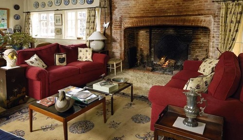 Single Room, Shared Bathroom