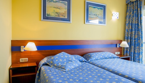Double Room (single-parent, 1 adult and 1 child)
