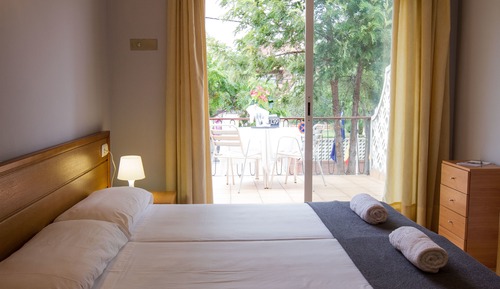 Basic Twin Room, Balcony