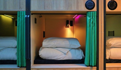 Pod in 14-Bed Mixed Dormitory