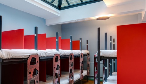 Bed in 18-bed Mixed Dorm, Shared Bathroom