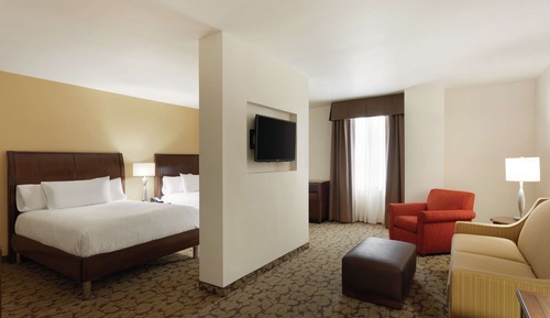 Junior Suite (2 Queen Beds & Sofa Bed)
