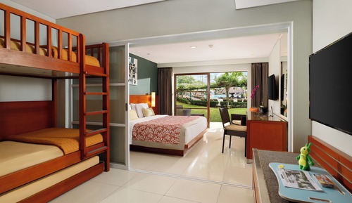 Family Pool View Room (5 people)