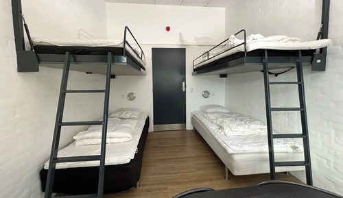 Standard Room (4 person)