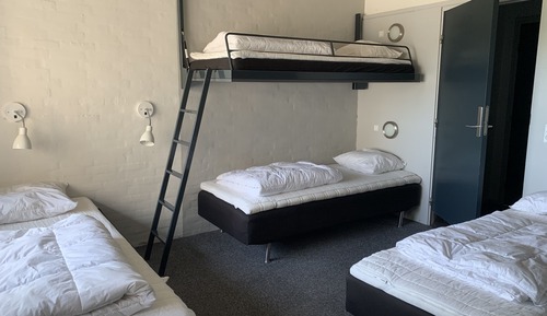 Standard Room (6 person)