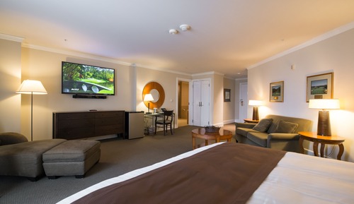 Luxury Suite, 1 King Bed, Balcony, Golf View