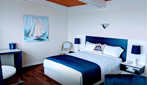 Room, 1 Queen Bed, Partial Sea View
