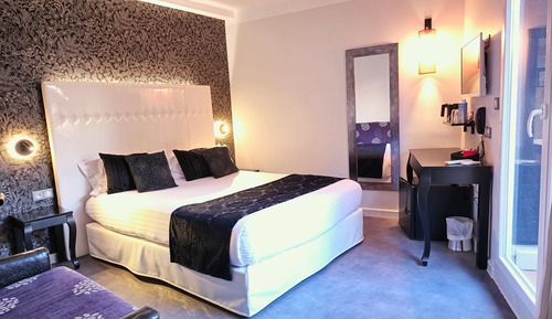 Superior Room, Bathtub, Terrace