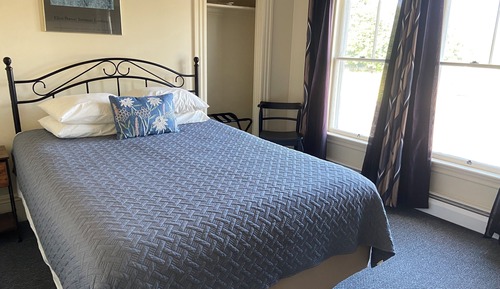 Unit 9 (Shared bath, Second floor)