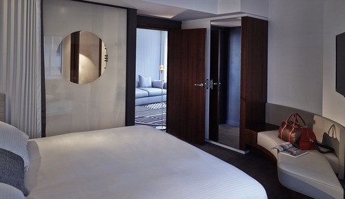 Large Suite, 1 Queen Bed, Lounge Area, Convertible Sofa, Paris View