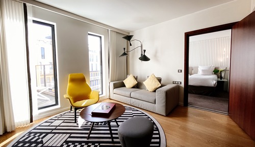 Pool Suite, Balcony, Sun Loungers, Overlooking the iconic pool