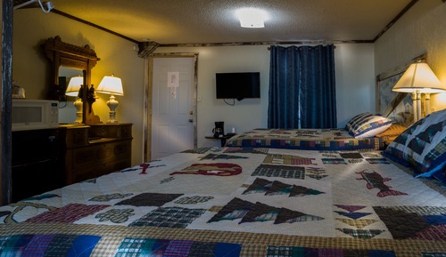 Family Room, 2 Queen Beds (10)