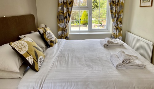 Superior Twin Room, Ensuite (or)