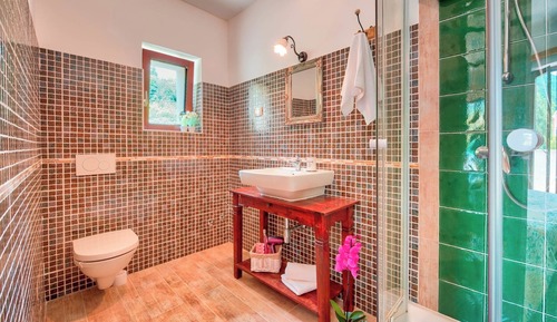 Family Villa, Multiple Bedrooms, Mountainside (Pool Villa Abbazia Seaview)