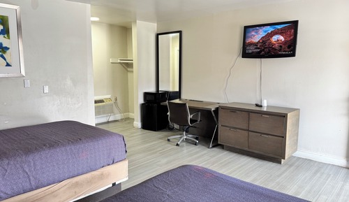 Room, 2 Queen Beds, Smoking