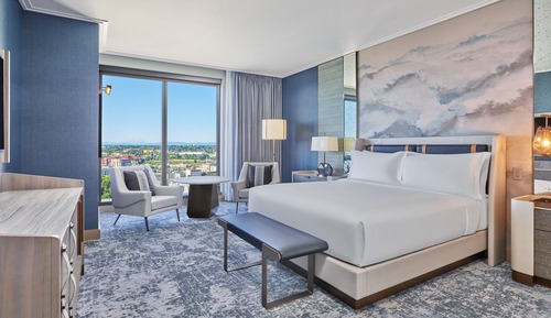 Deluxe Room, 1 King Bed (Mobility Accessible, Roll-in Shower)