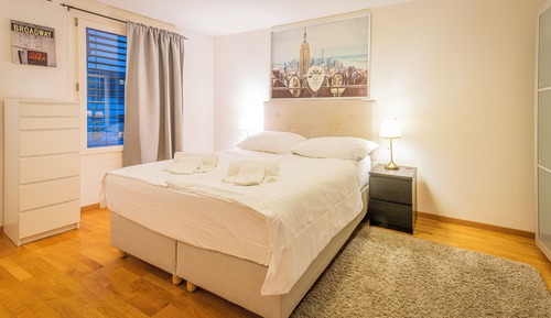 Modern Apartment, 1 Bedroom, Balcony, Mountain View