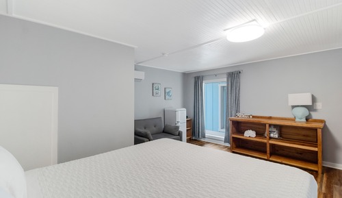 Comfort Room, 1 King Bed with Sofa bed