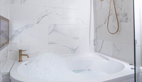 Deluxe Apartment, Hot Tub, City View (Apt 4)