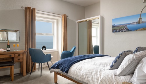 Deluxe Double Room, 1 Queen Bed, Ensuite, Sea View