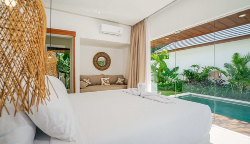 Basic Villa, 1 King Bed