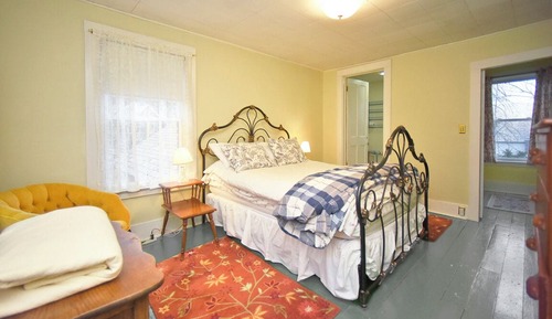 Marigold room