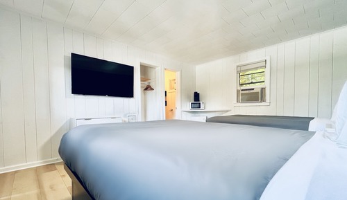 Two Full Beds Nonsmoking Northside