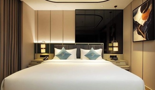 King Bed Premier Pool