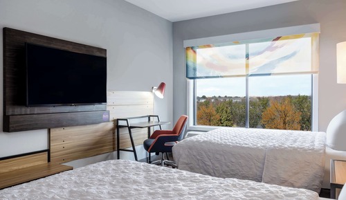 Room, 2 Queen Beds, Accessible (Roll-In Shower)