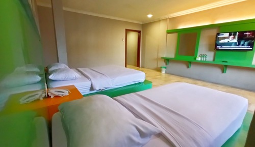 Deluxe Twin Room