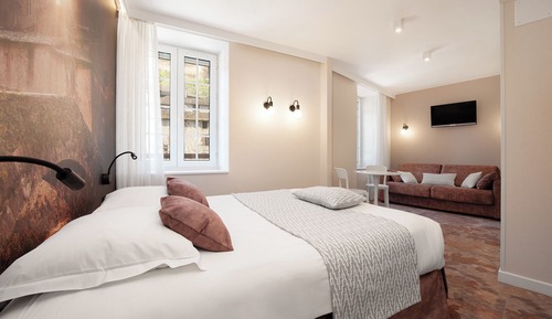 Deluxe room - Castle view