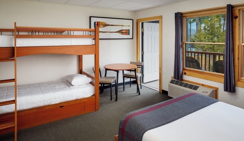 Room (West Lodge Queen with Twin Bunk)