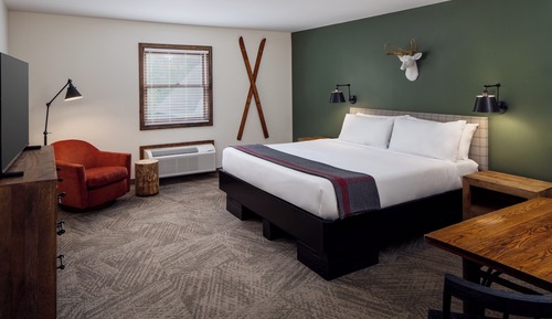 Standard Room, 1 King Bed, Mobility Accessible (Main Lodge)