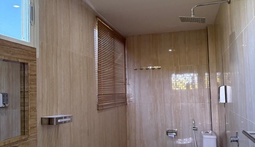 Deluxe Studio