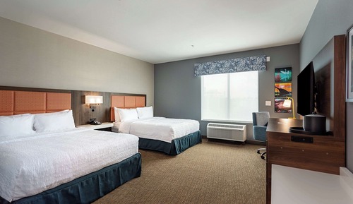 Room, 2 Queen Beds, Accessible, Bathtub