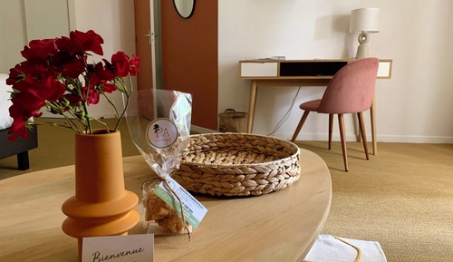 Luxury Room, 1 Queen Bed, Non Smoking, Garden View