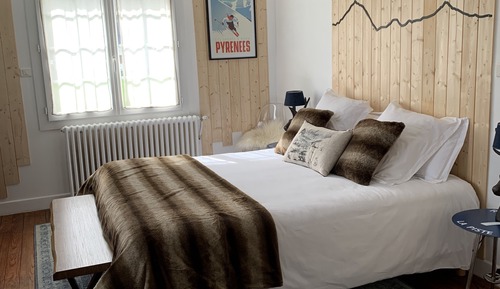 Exclusive Room, 1 Queen Bed, Non Smoking, Mountain View