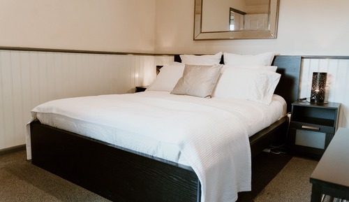 Cottage, Mountain View