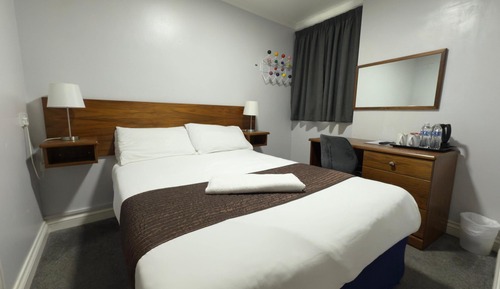 Double Room, Ensuite (Small)