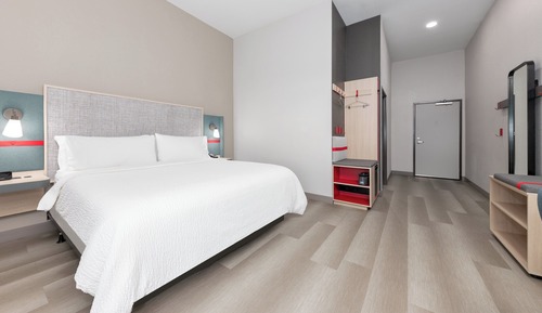 Standard Room, 1 King Bed, Roll-in Shower (Communications, Mobil, Roll-In Shower)