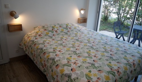 Basic Room, 1 Queen Bed